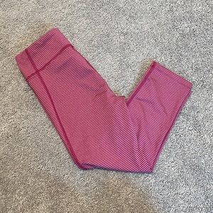Under Armour pink striped compression cropped leggings size xs